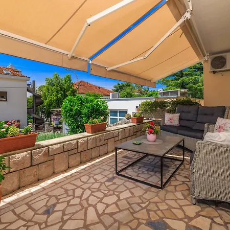 Hana Modern Near The شقة تْسْغيكفانِتْسا